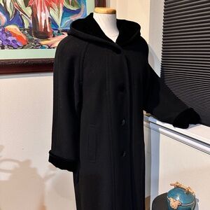 Halston Black Wool Coat w/ Velvet Hood & Trim / Romantic Classic / Vintage 80s